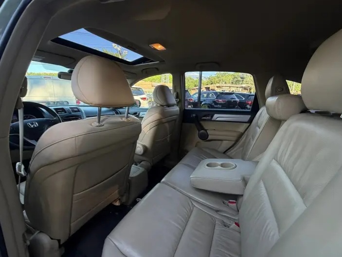 2010 Honda CR-V EX-L Sport Utility 4D for sale in Stoughton - Cars in Stoughton - Image 5 of 9