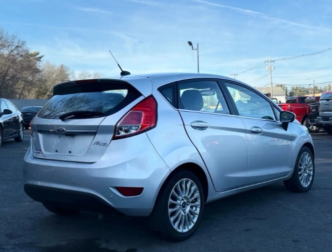 🚙 2014 Ford Fiesta Titanium Hatchback 4D - Cars in Stoughton - Imagen 4 of 7