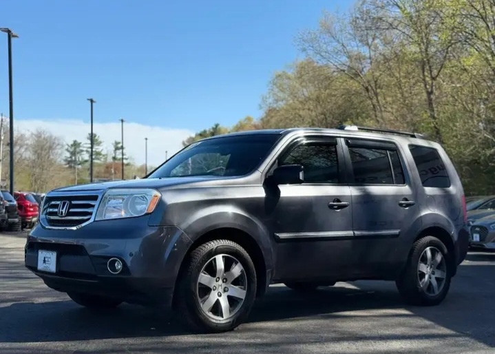2014 Honda Pilot Touring Sport Utility 4D - Cars in Stoughton - Imagem 3 of 8