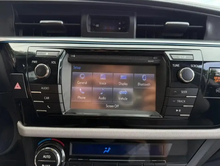 2014 Toyota Corolla LE Plus Sedan 4D - Cars in Stoughton - รูปภาพ 10 of 10