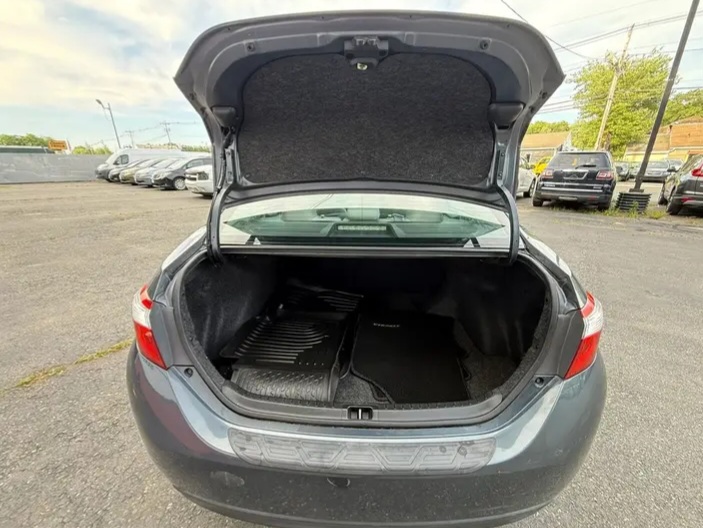 2014 Toyota Corolla LE Plus Sedan 4D - Cars in Stoughton - รูปภาพ 8 of 10