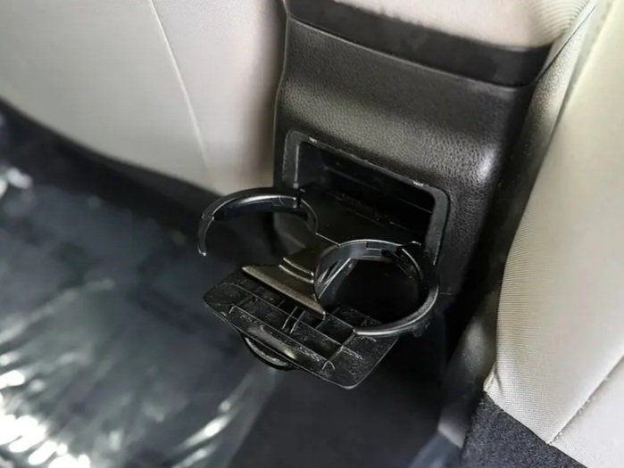 2014 Toyota Corolla LE Plus Sedan 4D - Cars in Stoughton - รูปภาพ 9 of 10