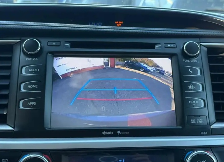2015 Toyota Highlander XLE Sport Utility 4 - Cars in Stoughton - 图像 10 of 10