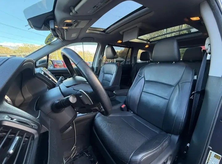 2016 Honda Pilot Elite Sport Utility 4D - Cars in Stoughton - Bild 6 of 8