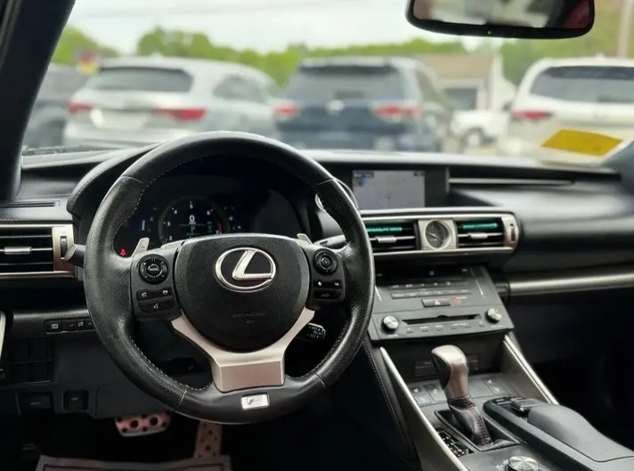 2016 Lexus IS 300 Sedan 4D - Cars in Stoughton - Imagem 3 of 10