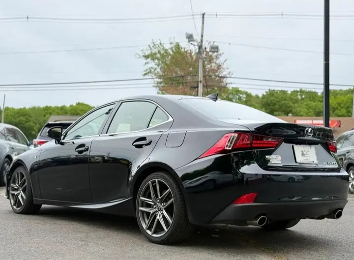 2016 Lexus IS 300 Sedan 4D - Cars in Stoughton - Imagem 5 of 10