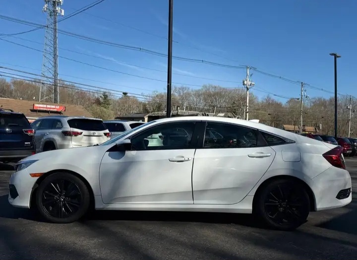 2017 Honda Civic EX-T Sedan 4D - Cars in Stoughton - 이미지 5 of 8