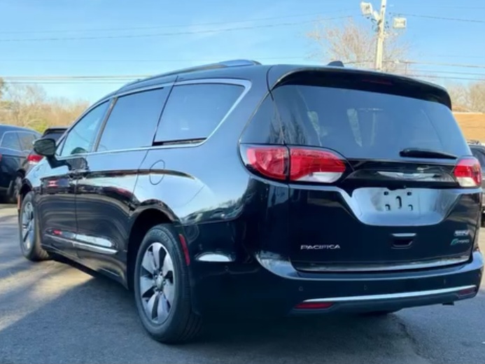 2018 Chrysler Pacifica Hybrid Limited Minivan 4D - Cars in Stoughton - 画像 3 of 8