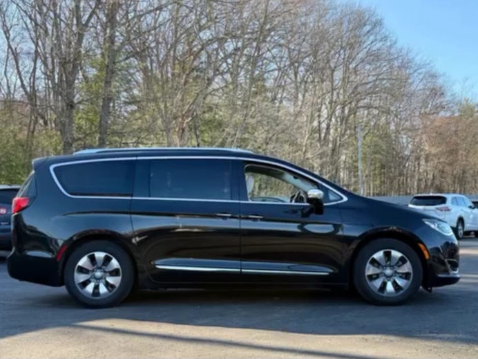 2018 Chrysler Pacifica Hybrid Limited Minivan 4D - Cars in Stoughton - 画像 7 of 8