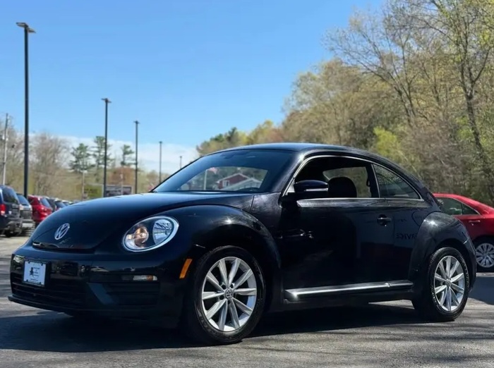 2018 Volkswagen Beetle 2.0T S Hatchback 2D in Stoughton — Cars