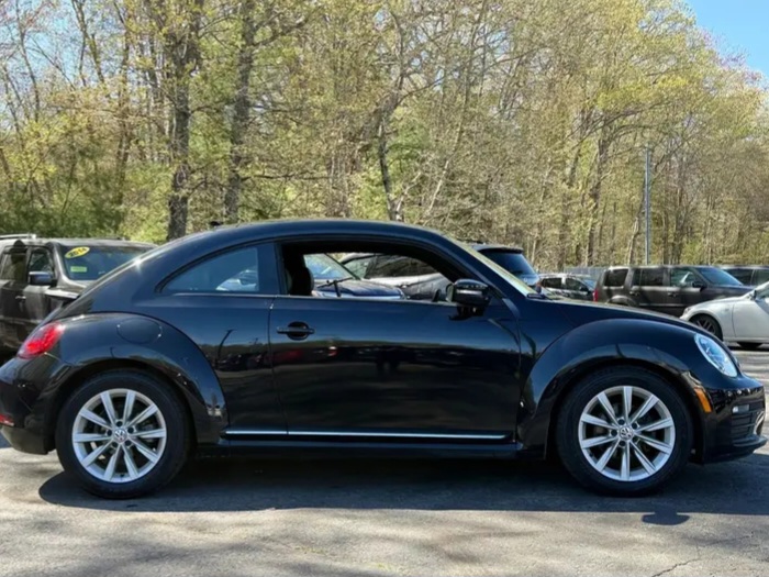2018 Volkswagen Beetle 2.0T S Hatchback 2D - Cars in Stoughton - Image 6 of 10