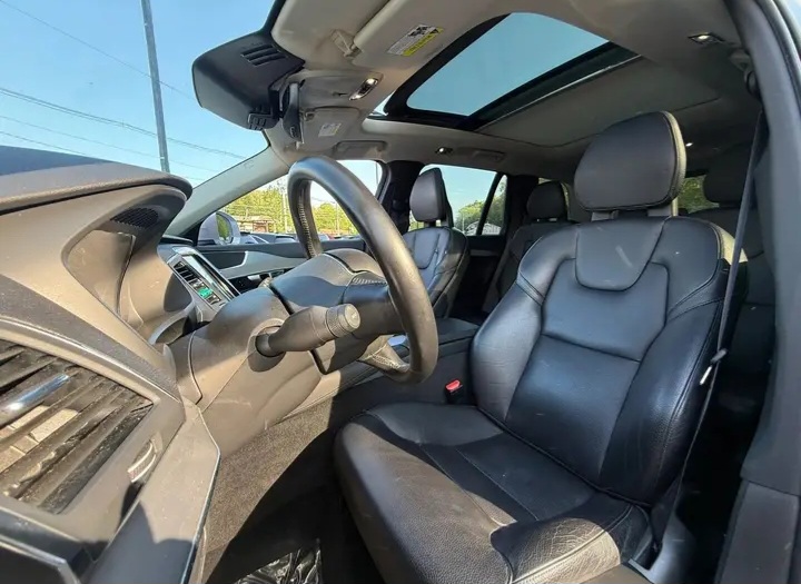 2018 Volvo XC90 T5 Momentum Sport Utility 4D - Cars in Stoughton - Image 5 of 10