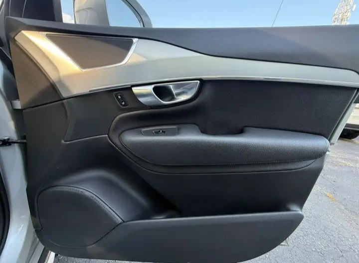 2018 Volvo XC90 T5 Momentum Sport Utility 4D - Cars in Stoughton - Image 9 of 10