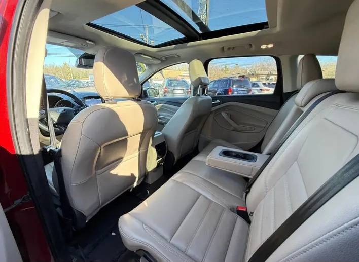 2019 Ford Escape Titanium Sport Utility 4D - Cars in Stoughton - Bild 6 of 10