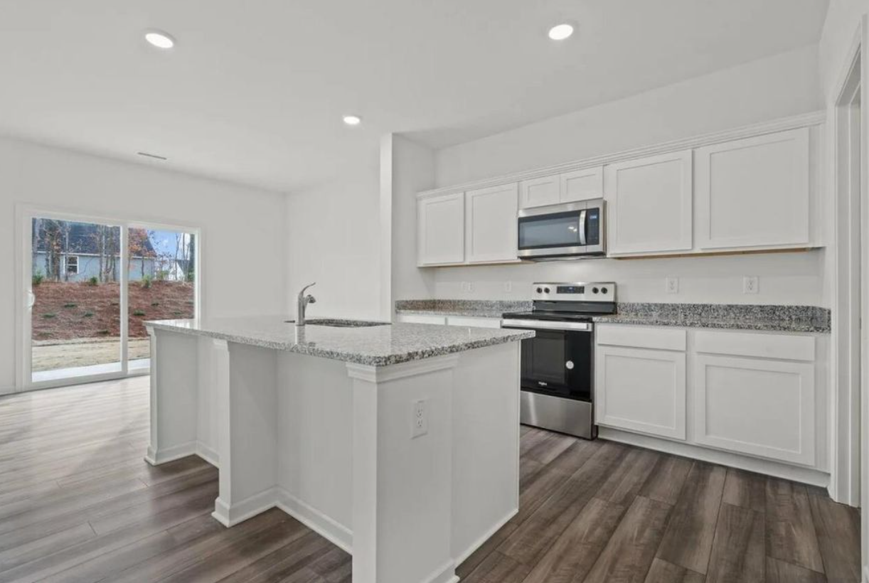 ✨ MASSIVE PRICE CUT – MOVE-IN READY! ✨ Brand-new Starlight Home in Waller - Houses in Waller - 图像 2 of 5