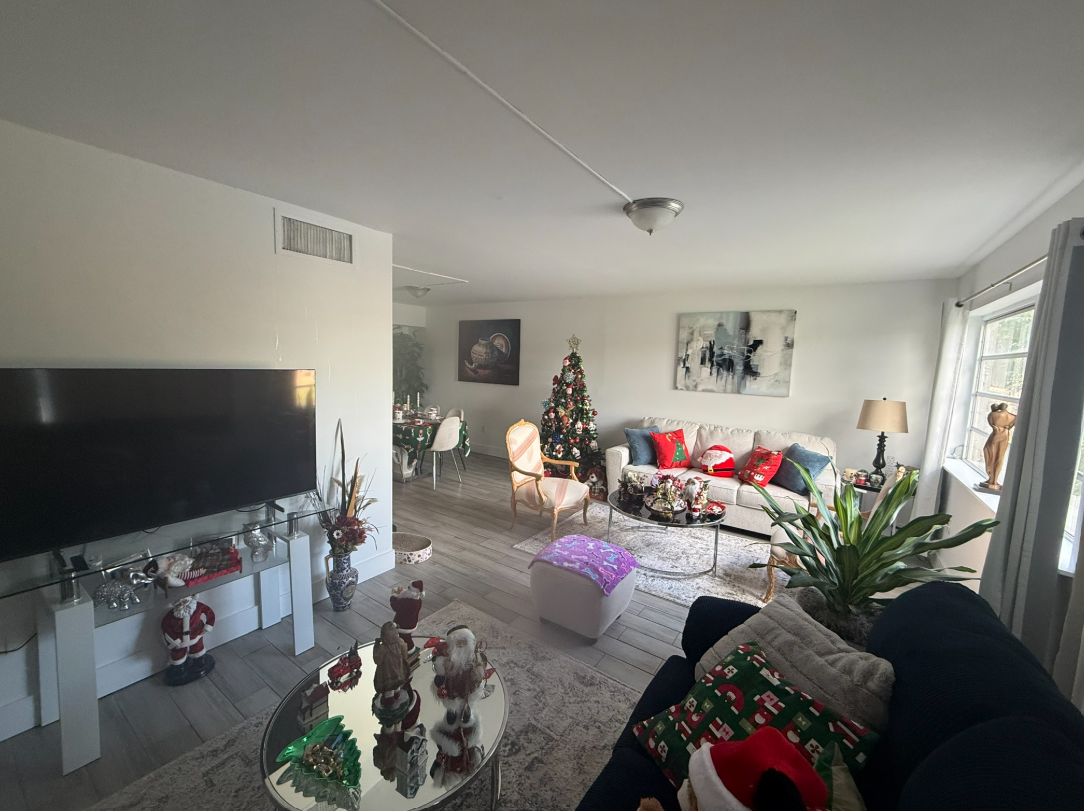 Room for Rent – ***only WOMEN*** – $800/month - Rooms in Miami - Image 5 of 5