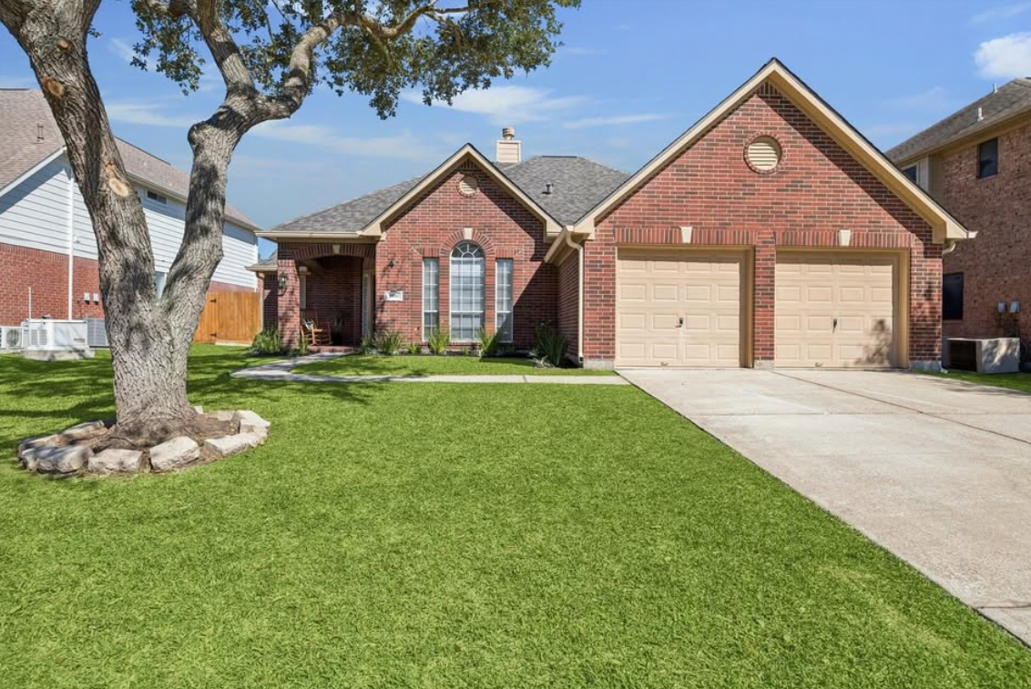 House featuring stylish upgrades for sale in houston in Houston — Houses