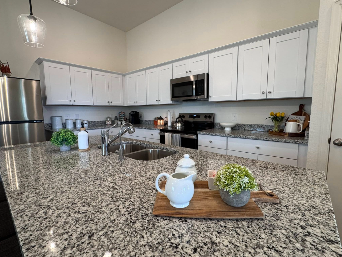 House for Sale NEW CONSTRUCTION in Magnolia - Houses in Houston - Image 2 of 5