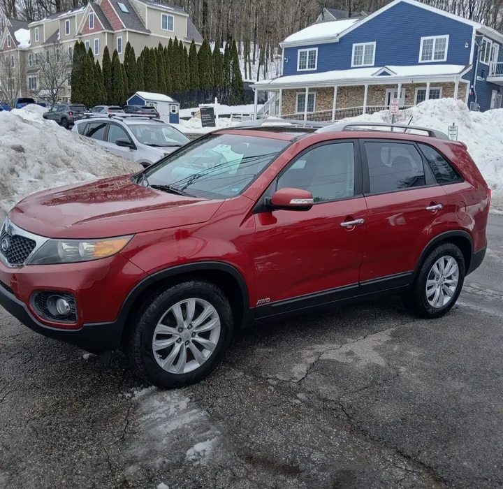 For sale 2011 KIA SORENTO EX  AWD in Hudson — Cars