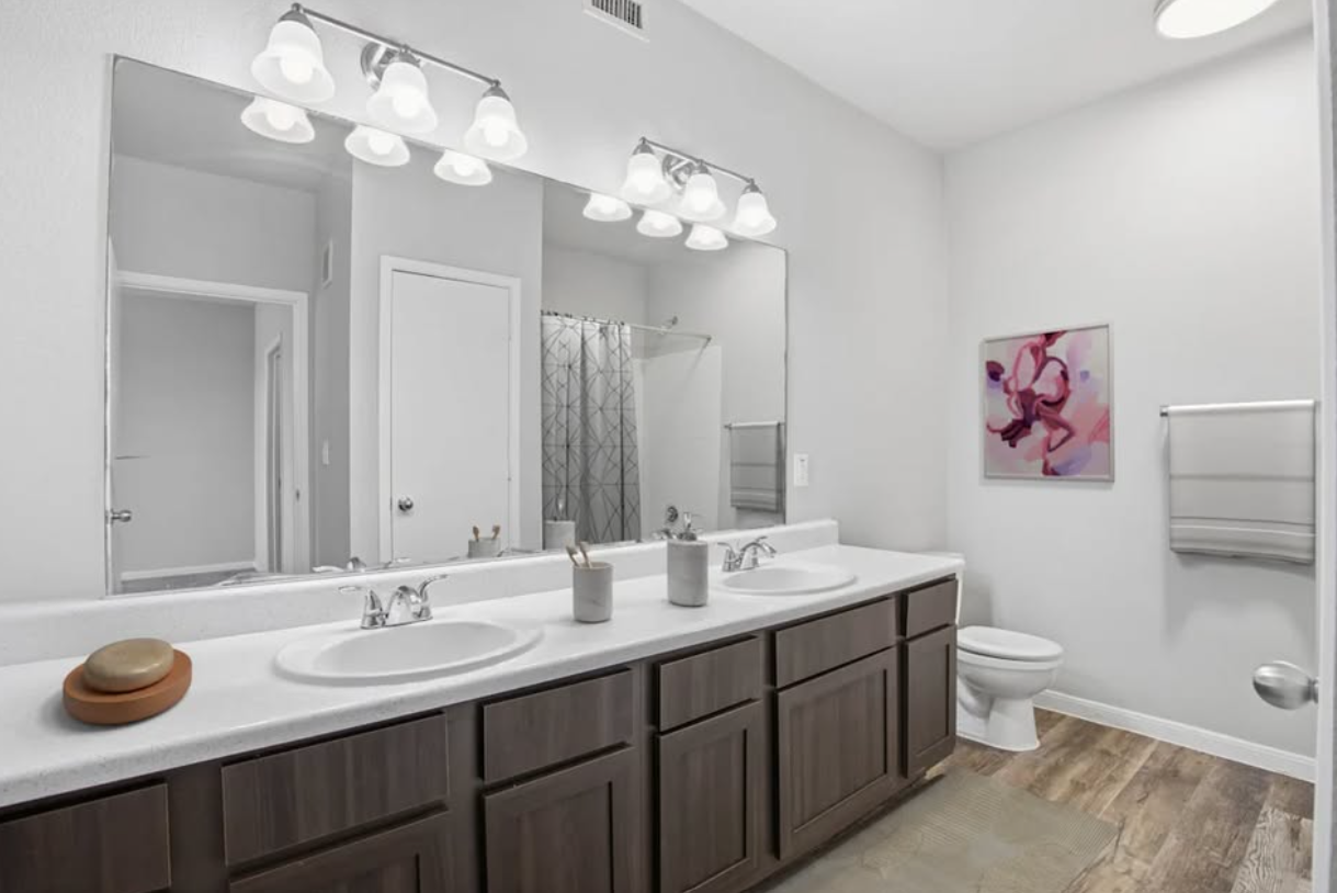 One-Bedroom Apartment at The Crossings at Hillcroft - Apartments in Houston - 画像 2 of 5