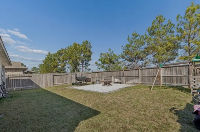 Beautiful move-in ready home in Porter’s Mill in New Caney - Houses in Houston - Image 3 of 4