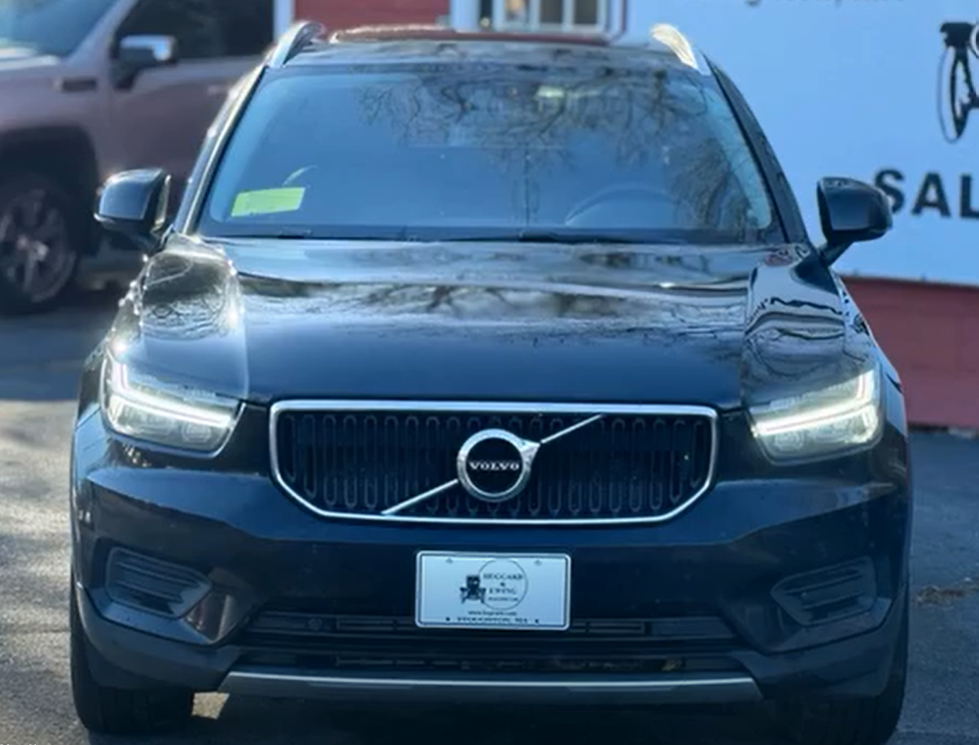 🚗 2020 Volvo XC40 T5 Momentum Sport Utility 4D — Cars