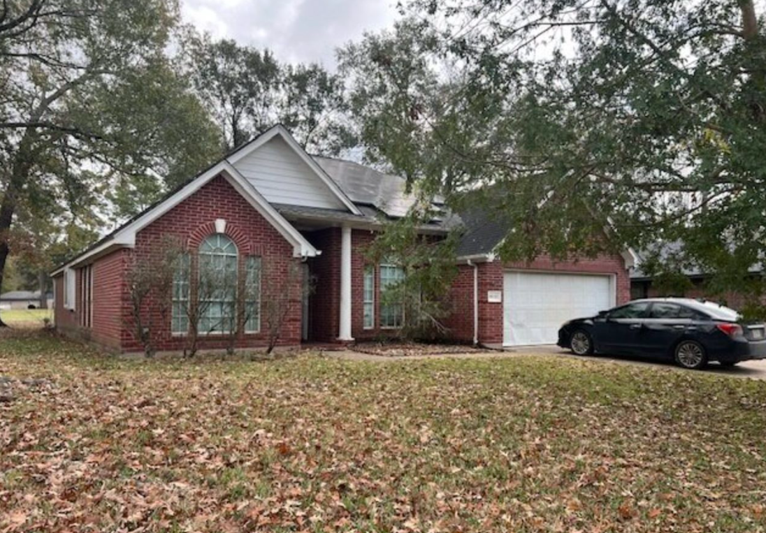 1994 YB Flip/Rental Opportunity in Newport! Zoned to Crosby ISD! in Houston — Houses