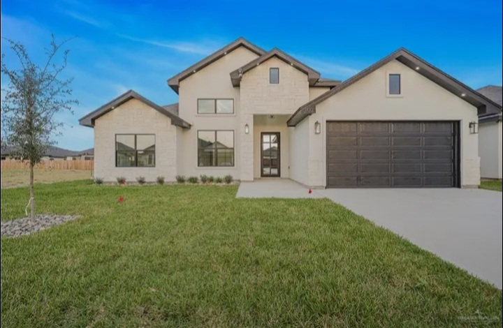 Stunning new house for sale in Edinburg in Edinburg — Houses