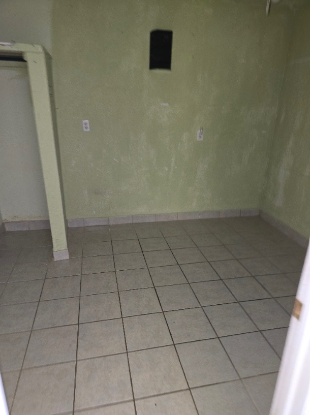 🏡 Investment Opportunity in Catalina Village! - Houses in Houston - Image 2 of 5