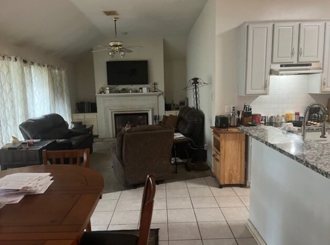 1994 YB Flip/Rental Opportunity in Newport! Zoned to Crosby ISD! - Houses in Houston - Image 5 of 5