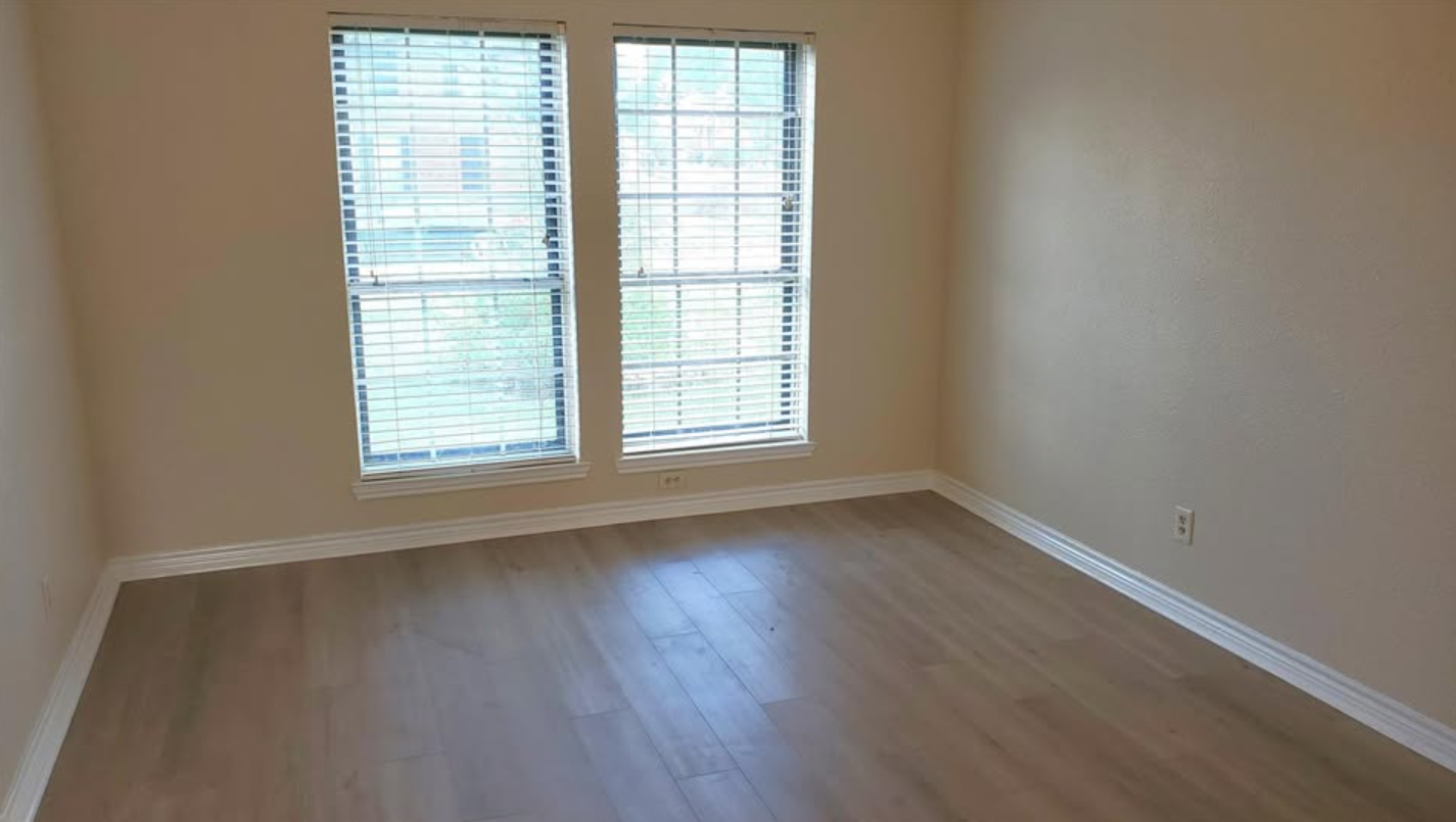 Move-In Ready Cul-De-Sac Home  Spacious • Upgraded • Ready - Houses in League City - Bild 4 of 5
