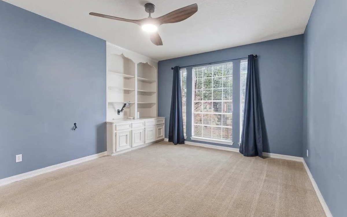 Big house for sale in  Gatesden Dr, Tomball - Houses in Tomball - Image 4 of 5