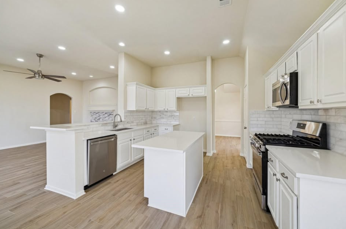 House featuring stylish upgrades for sale in houston - Houses in Houston - Imagem 4 of 5