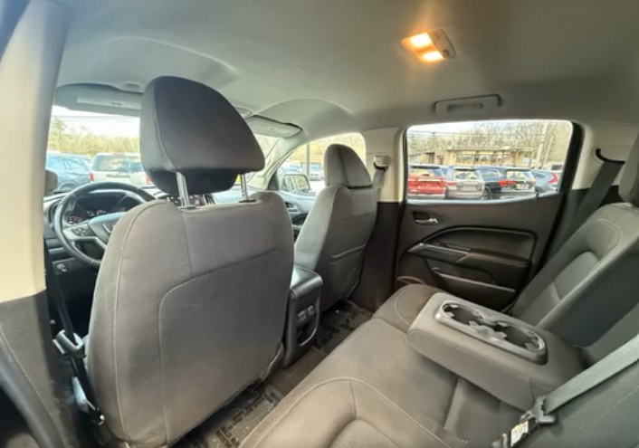 🚗 2016 GMC Canyon Crew Cab SLE Pickup 4D (5 ft) - Cars in Boston - Image 4 of 5