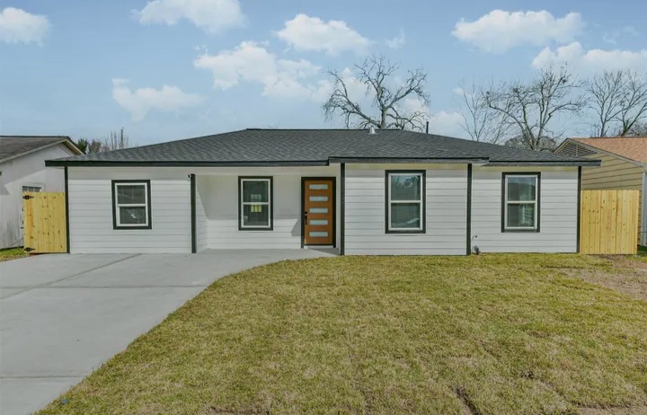 Fully Remodeled house for sale in houston! in Houston — Houses