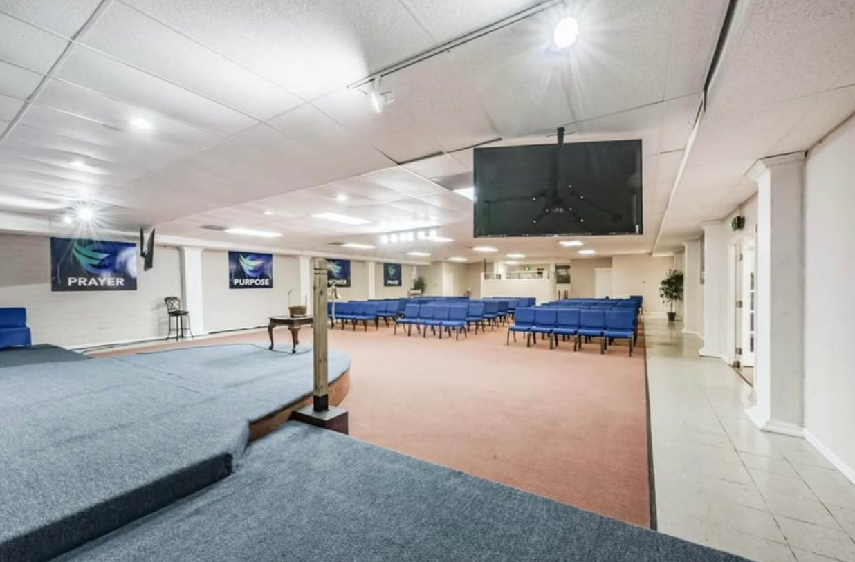 Well located commercial property in the heart of La Porte - Commercial in Houston - Image 3 of 5