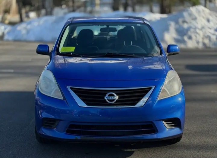 Nissan Versa SV Sedan 2012 car for sale in Washington - Cars in Washington - Image 2 of 5