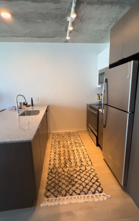a luxury apartment at 5 Fan Pier in Boston - Apartments in Boston - Image 2 of 5