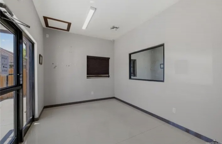 🏢 Prime Commercial Opportunity in Pharr - Commercial in Pharr - Image 3 of 4