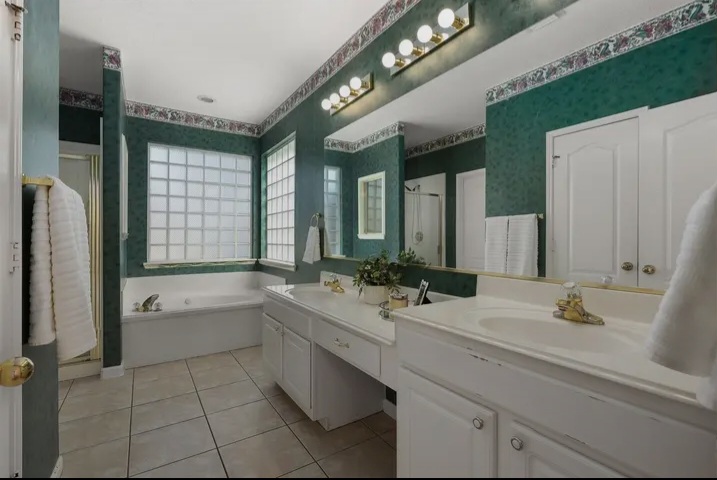 Charming home for sale in sought-after Baywood Oaks - Houses in Houston - Image 5 of 5