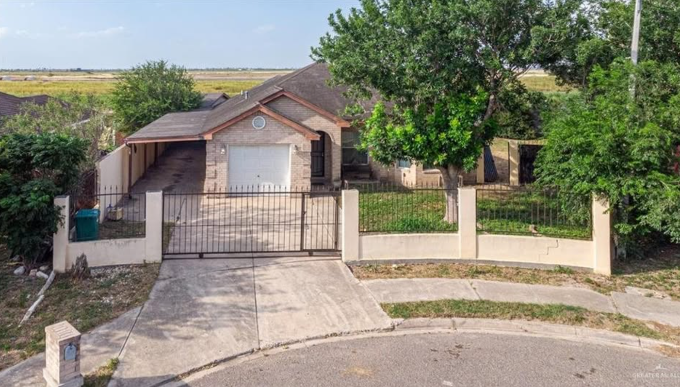 🏡 Affordable 4-Bedroom Home in Pharr in Pharr — Houses