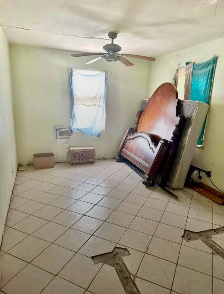 🏠GREAT RENTAL PROPERTY FOR SALE IN BROWNSVILLE🏘️💰 - Houses in Brownsville - Image 4 of 5