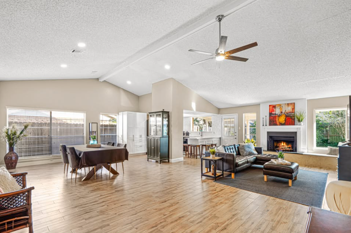 Beautifully Updated Home in the Highly Sought-After Katy ISD! - Houses in Houston - Image 2 of 5