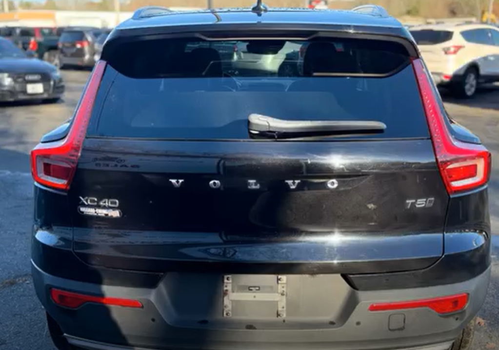 🚗 2020 Volvo XC40 T5 Momentum Sport Utility 4D - Cars in Boston - 画像 4 of 5