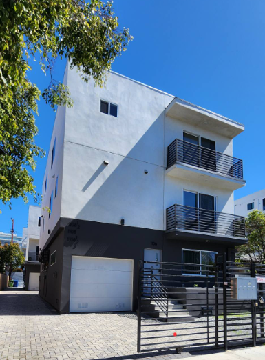 Townhome of 3 bedrooms, 3.5 baths, all appliances included, garaje for LEASE - Houses in Los Angeles - Image 5 of 5