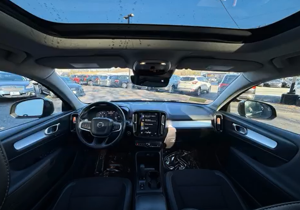 🚗 2020 Volvo XC40 T5 Momentum Sport Utility 4D - Cars in Boston - 画像 5 of 5