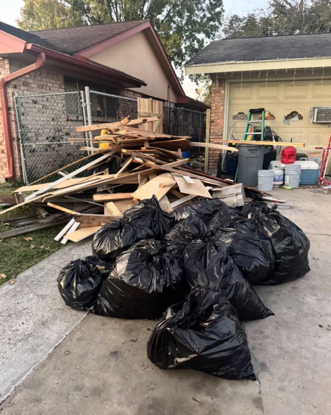 Professional junk removal services for homeowners, contractors, landlords, and realtors across Houston in Houston — Moving