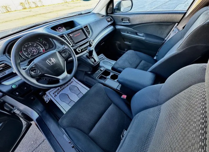 Honda CR-V 2015 for sale in Lawrence - Cars in Lawrence - Image 4 of 5