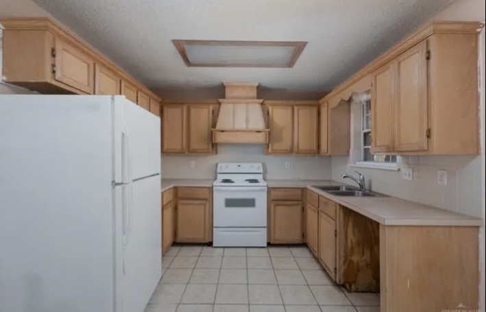 🏢 Income-Producing 4-Plex in Prime McAllen Location - Houses in Houston - Image 3 of 5