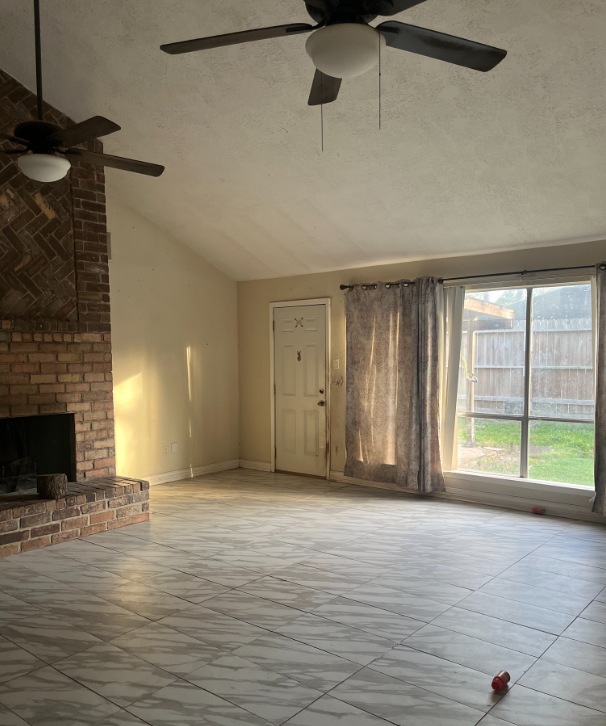 Strong flip opportunity in a solid area - Houses in Houston - รูปภาพ 4 of 4
